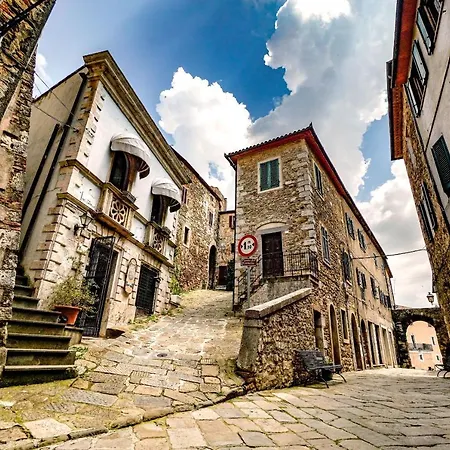 Apartment Piazza In Montemerano, The Heart Of Tuscany *